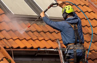 Démoussage et hydrofuge de toiture à Oiry